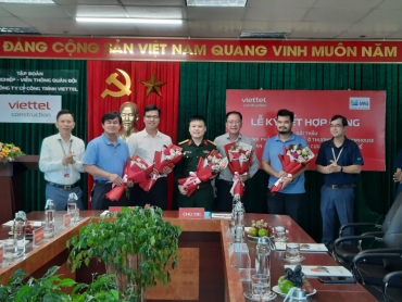 Lễ ký kết Hợp đồng gói thầu xây dựng giữa Công ty IMG Huế và Công ty Cổ phần Công trình Viettel