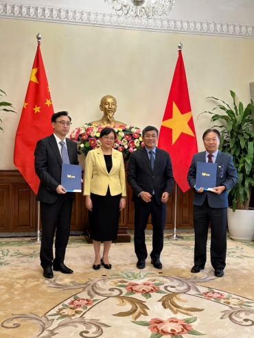 THÚC ĐẨY QUAN HỆ VIỆT NAM – QUẢNG ĐÔNG: IMG KÝ KẾT HỢP TÁC CHIẾN LƯỢC TRONG KHUÔN KHỔ HỘI NGHỊ LẦN THỨ 9